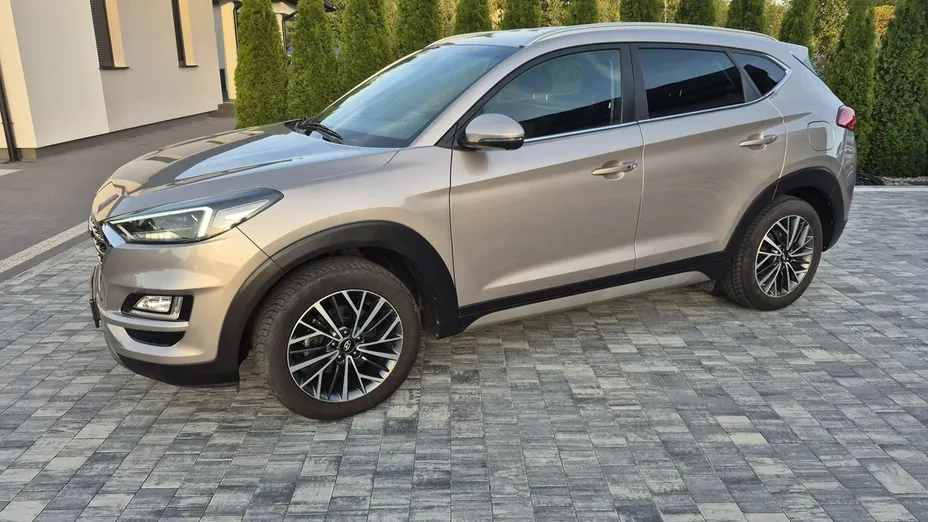 HYUNDAI Tucson -