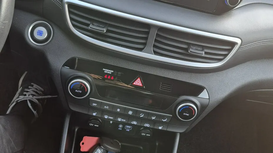 HYUNDAI Tucson -
