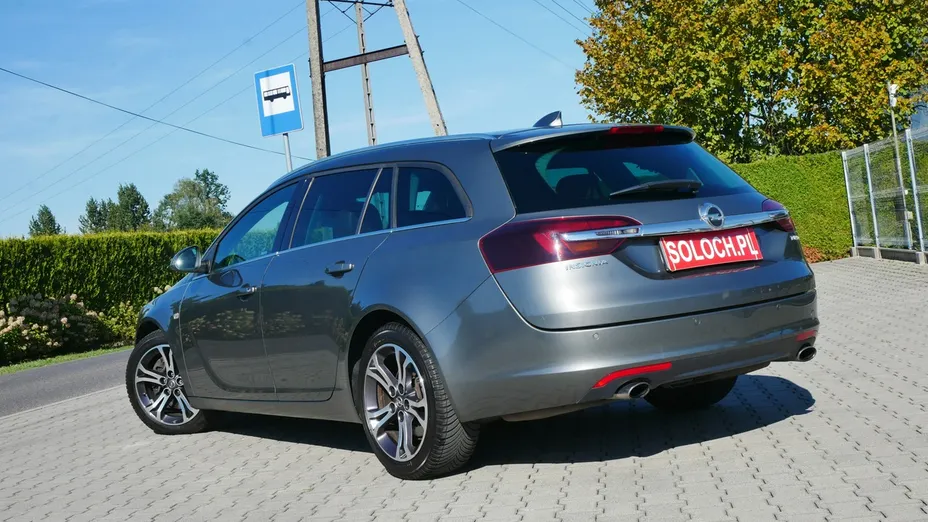 OPEL Insignia -