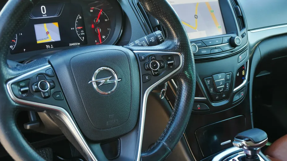 OPEL Insignia -