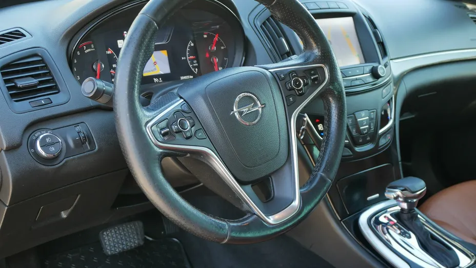 OPEL Insignia -