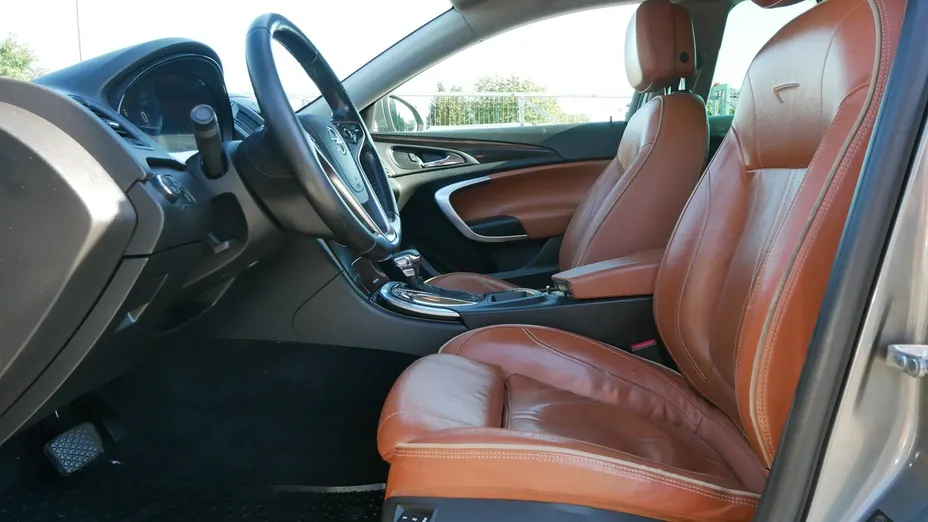 OPEL Insignia -