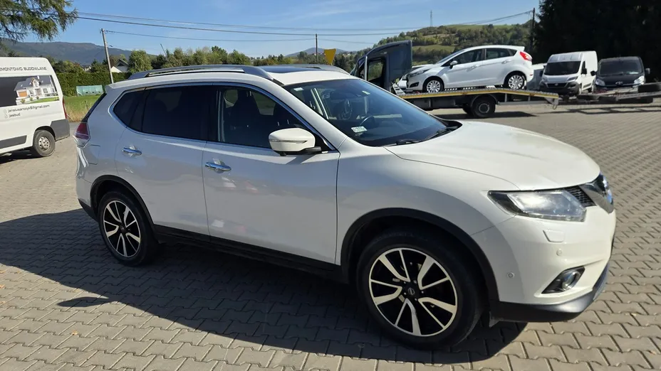 NISSAN X-Trail -