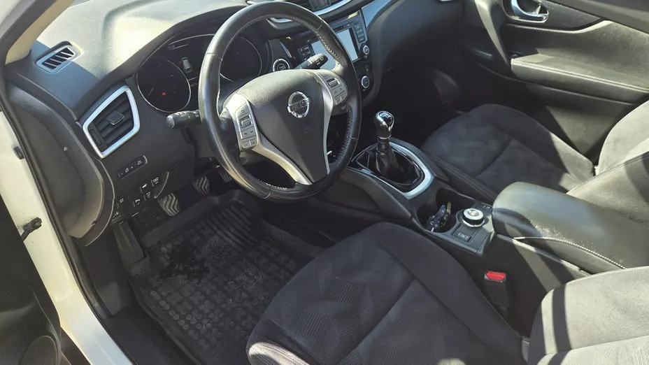 NISSAN X-Trail -