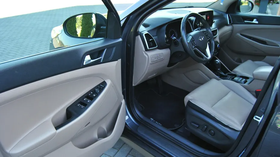 HYUNDAI Tucson -