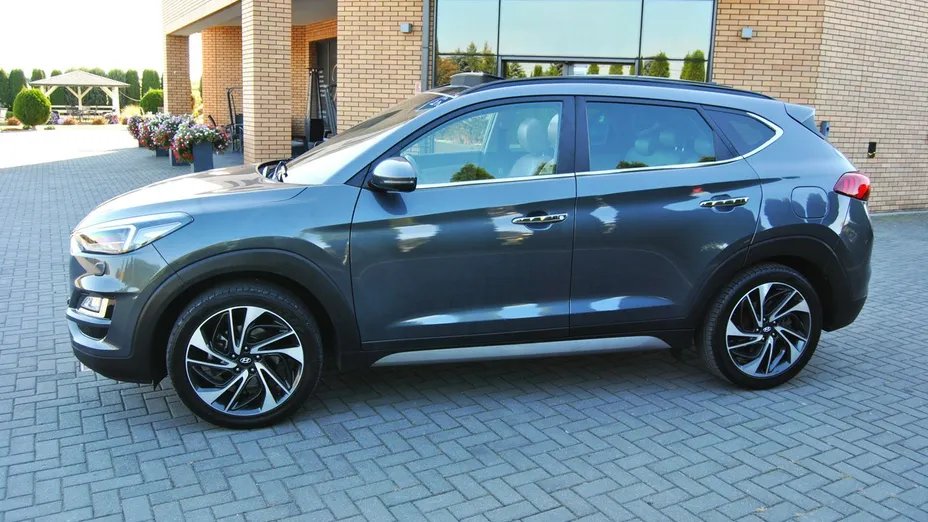 HYUNDAI Tucson -