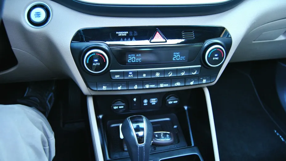 HYUNDAI Tucson -