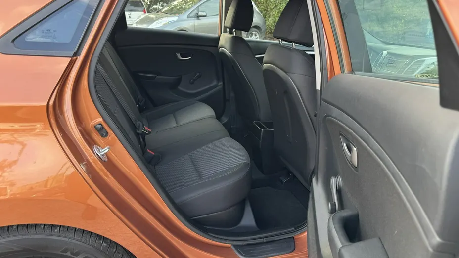 HYUNDAI i30 -