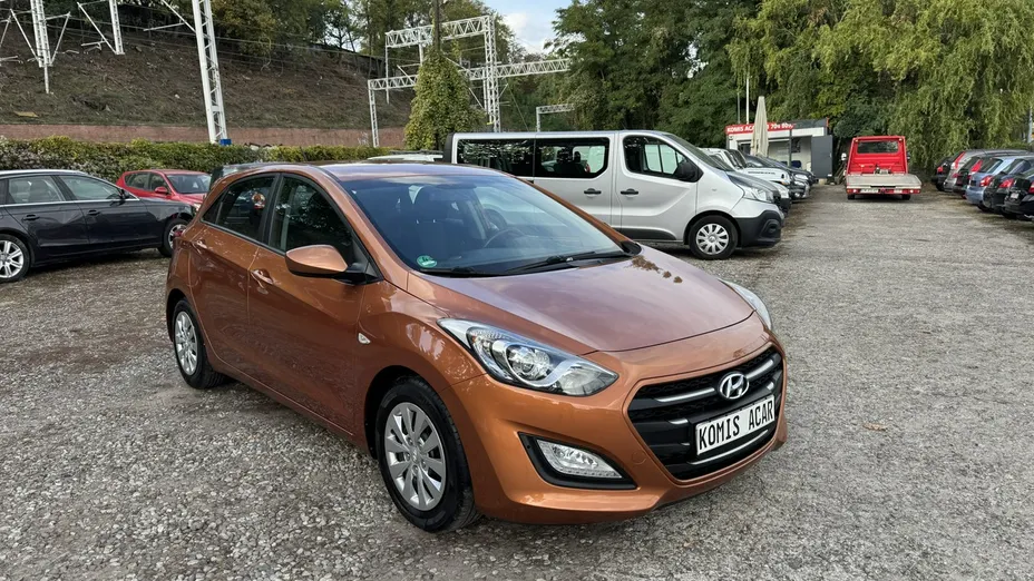 HYUNDAI i30 -