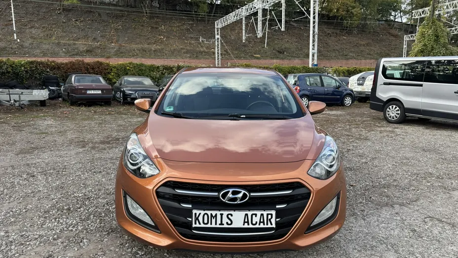 HYUNDAI i30 -