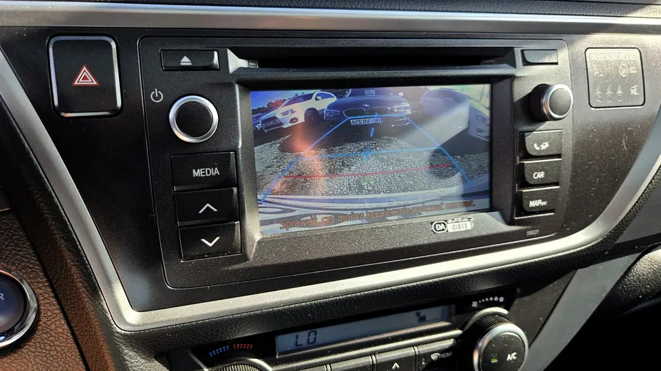 TOYOTA Auris -