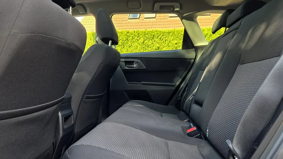 TOYOTA Auris -