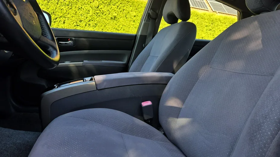 TOYOTA Prius -