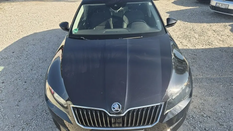 SKODA Superb -