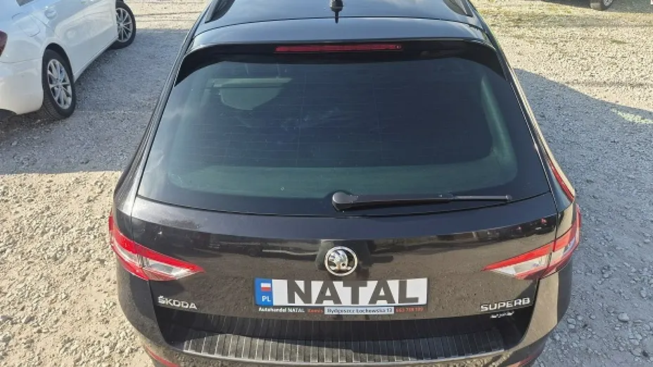 SKODA Superb -