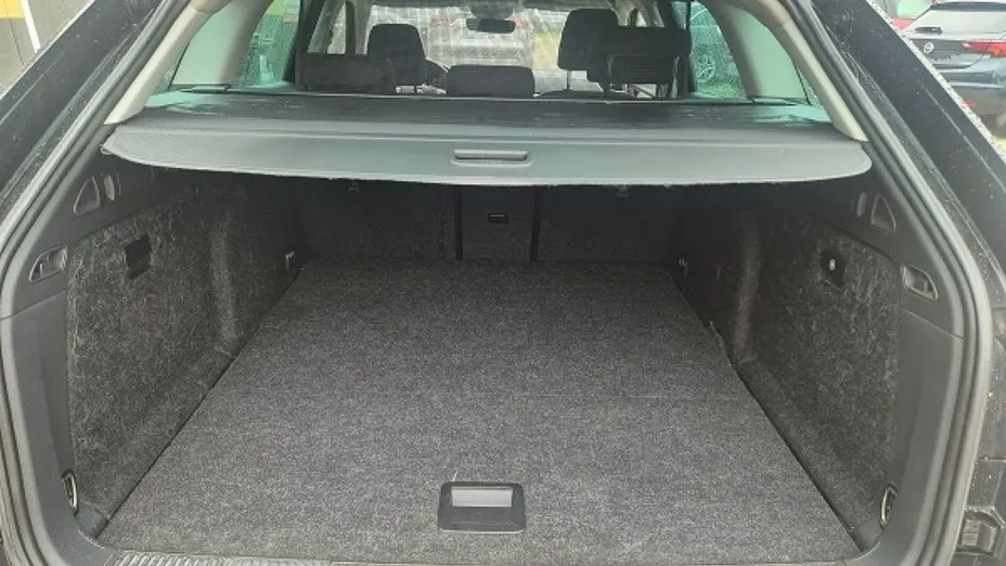 SKODA Superb -