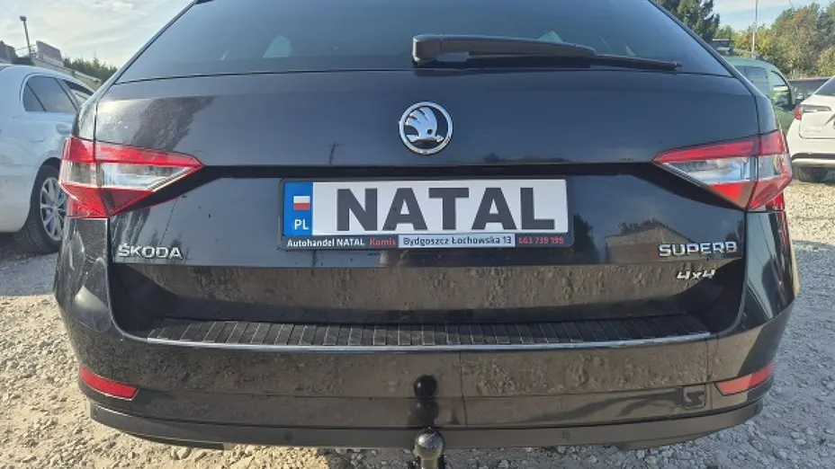 SKODA Superb -