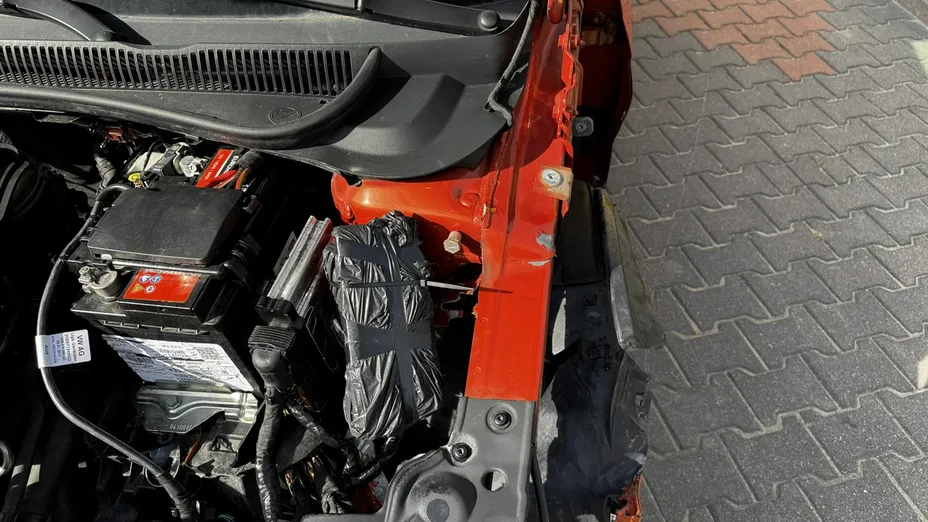 VOLKSWAGEN Polo -