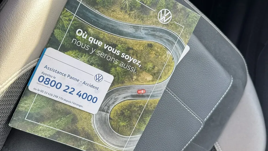 VOLKSWAGEN Polo -