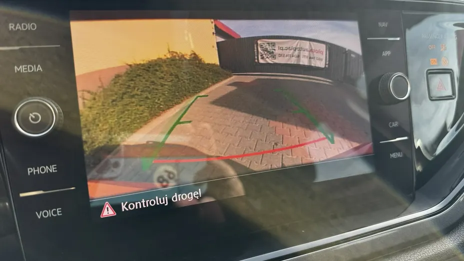VOLKSWAGEN Polo -
