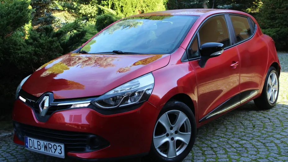 RENAULT Clio -