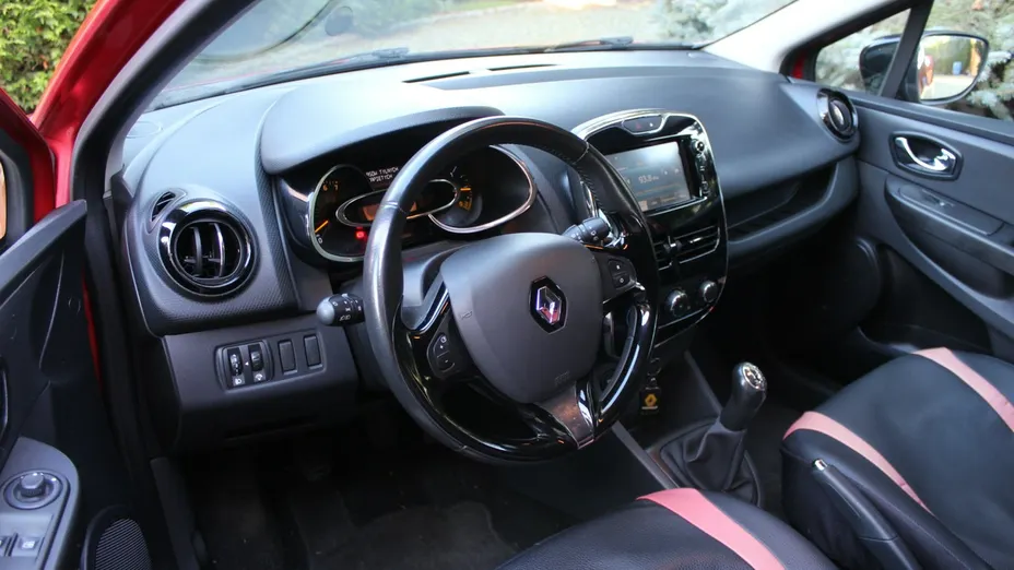 RENAULT Clio -