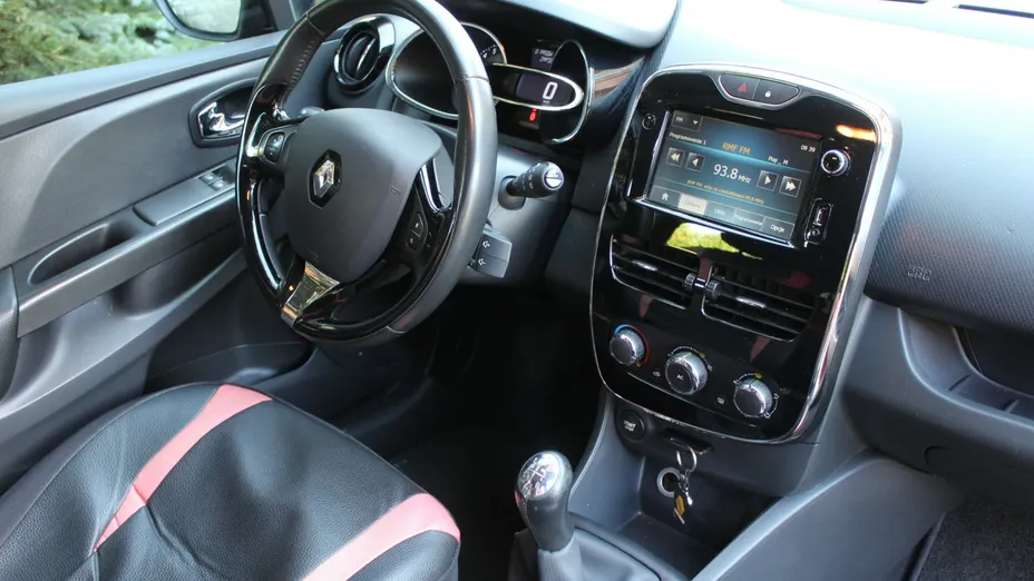 RENAULT Clio -