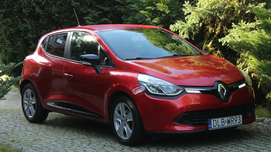 RENAULT Clio -