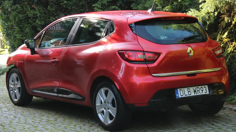 RENAULT Clio -