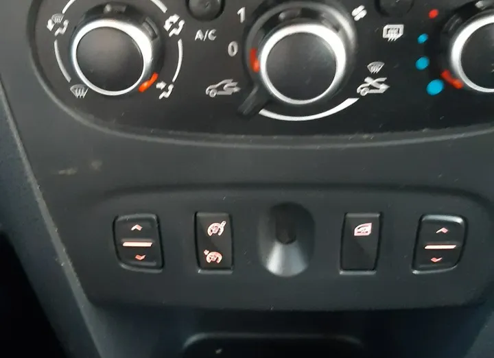 DACIA Sandero -