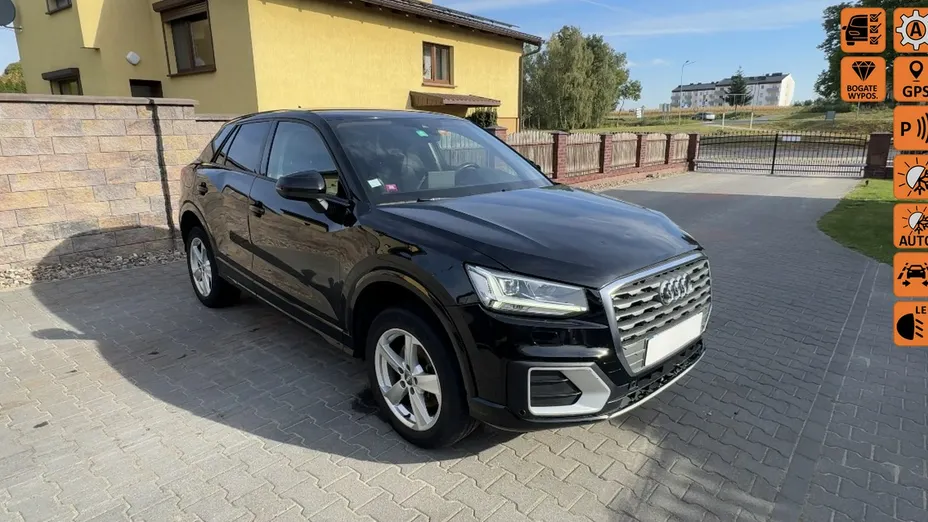 AUDI Q2 -