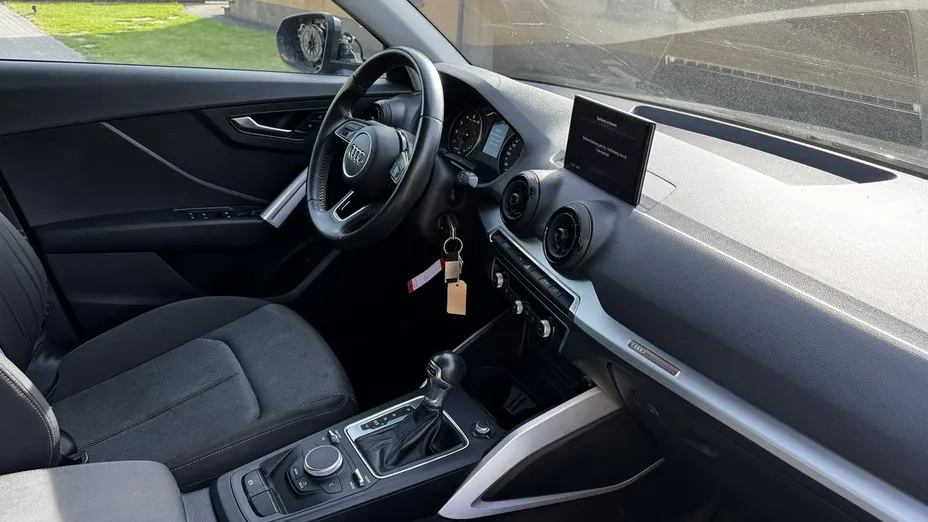 AUDI Q2 -