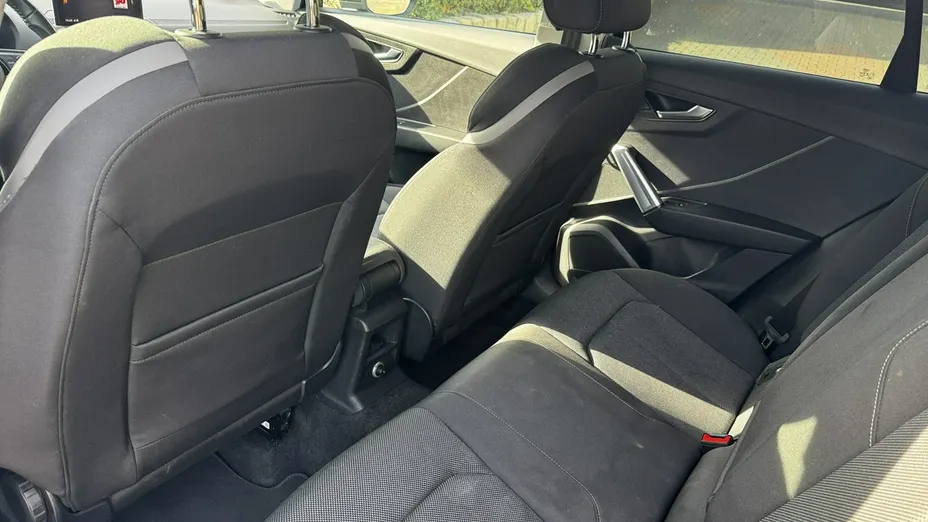 AUDI Q2 -