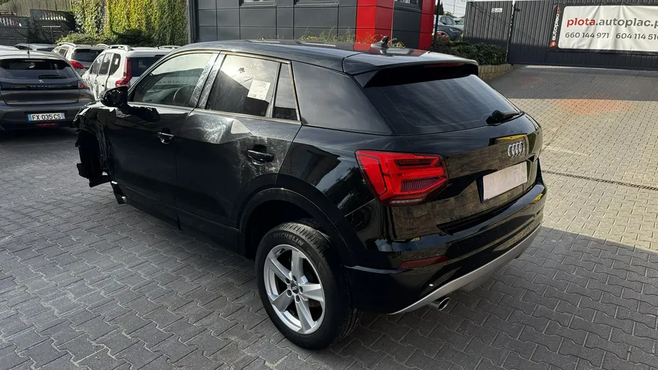 AUDI Q2 -