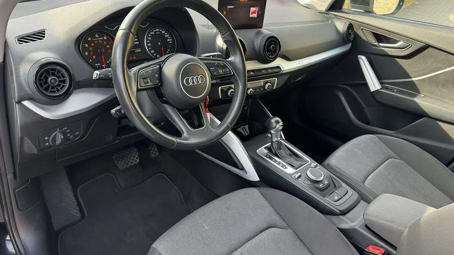 AUDI Q2 -