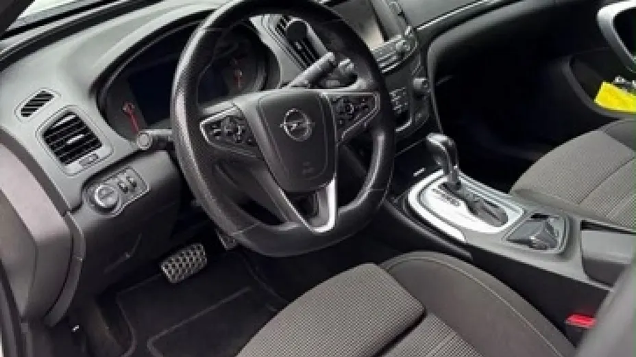 OPEL Insignia -