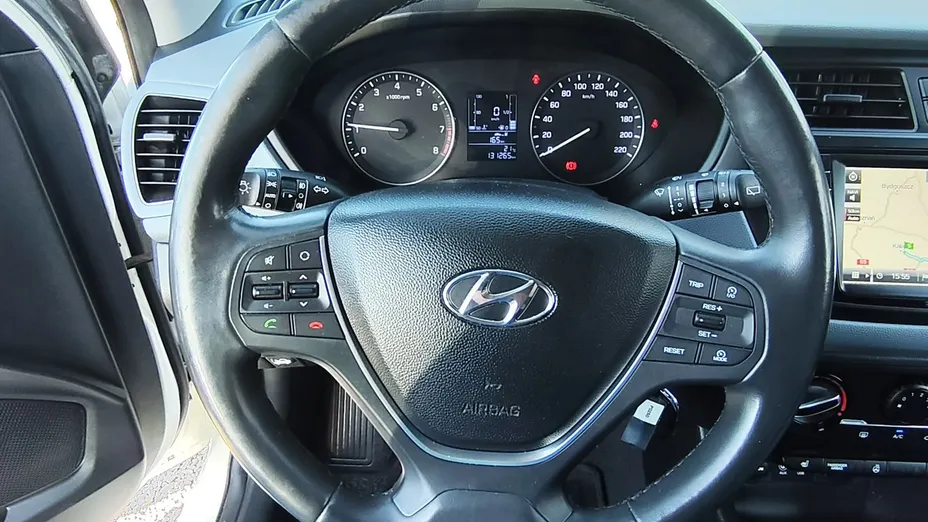 HYUNDAI i20 -