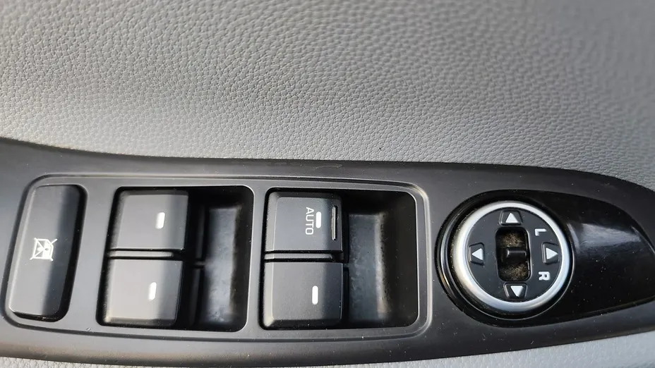 HYUNDAI i20 -