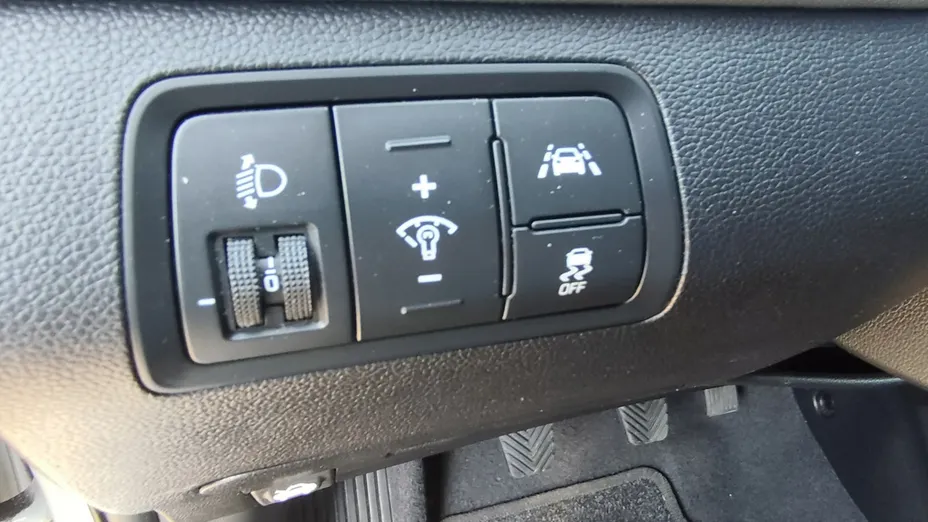 HYUNDAI i20 -