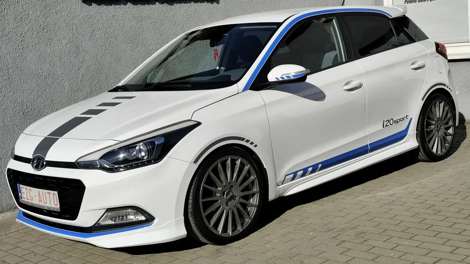 HYUNDAI i20 -