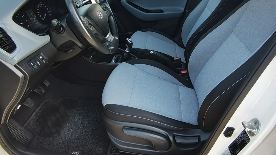 HYUNDAI i20 -