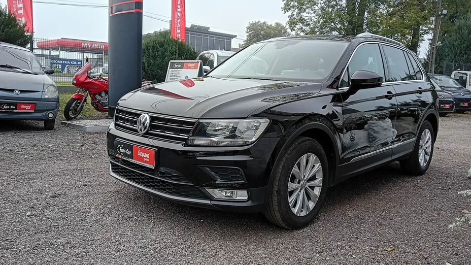 VOLKSWAGEN Tiguan -