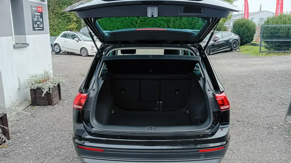 VOLKSWAGEN Tiguan -