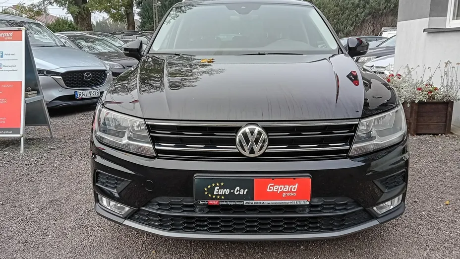 VOLKSWAGEN Tiguan -