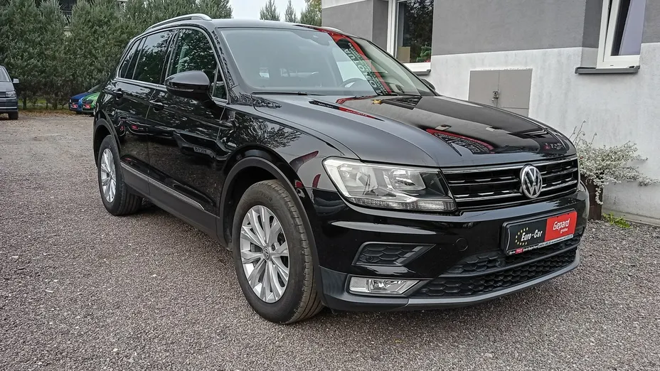 VOLKSWAGEN Tiguan -