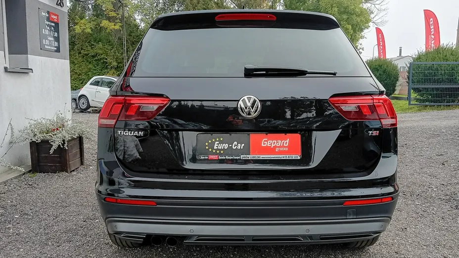 VOLKSWAGEN Tiguan -