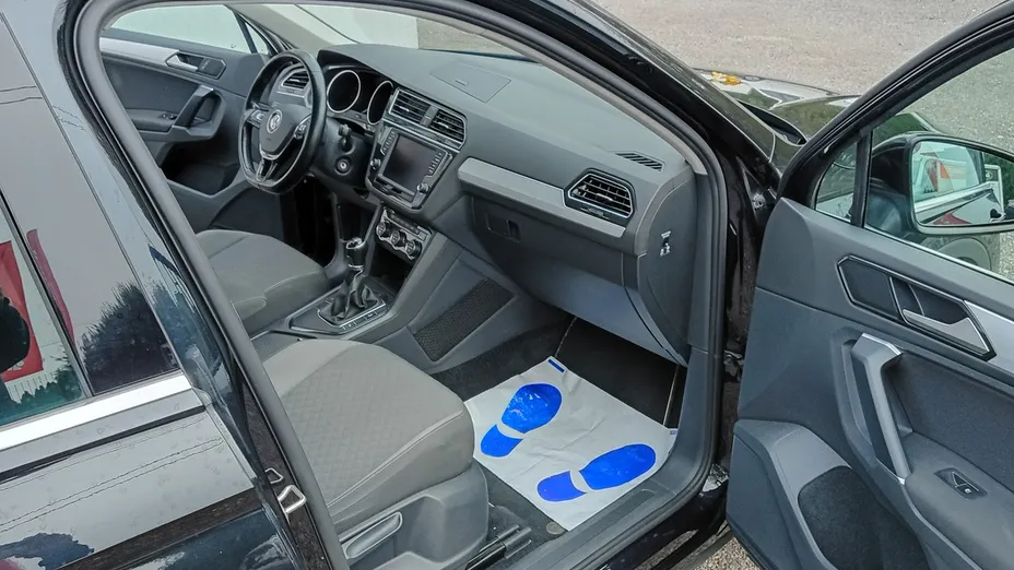 VOLKSWAGEN Tiguan -