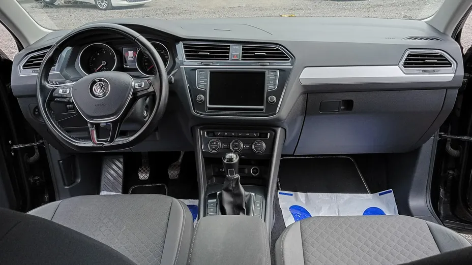 VOLKSWAGEN Tiguan -