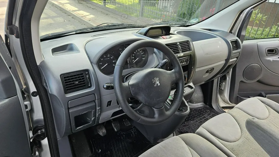 PEUGEOT Expert -