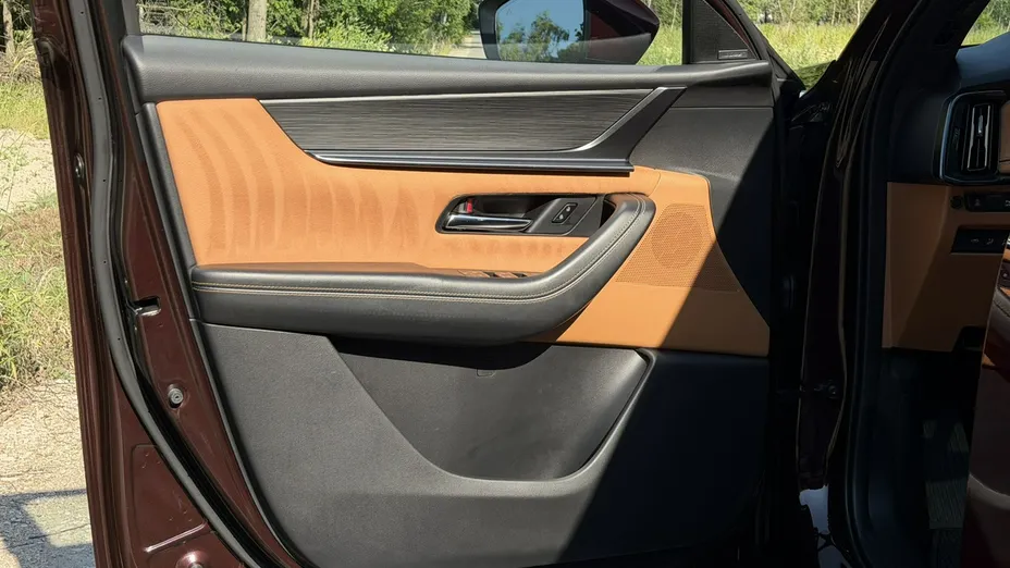 MAZDA CX-90 -
